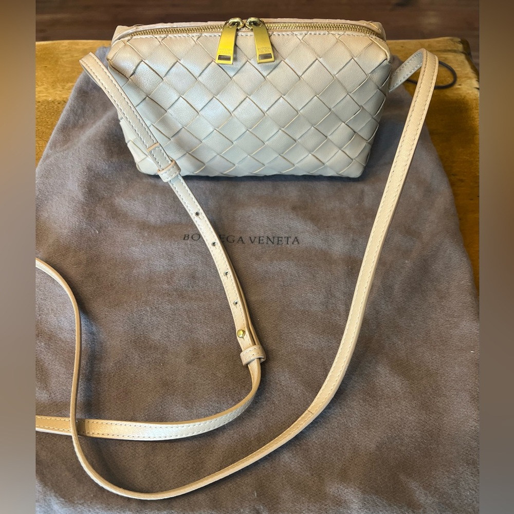 Authentic Bottega Veneta Tan Woven Leather Bag Purse